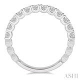 3/4 Ctw Lattice Round Cut Diamond Wedding Band in 14K White Gold
