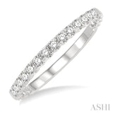 1/4 Ctw Lattice Round Cut Diamond Wedding Band in 14K White Gold