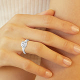 3 stone Ring with 3.00 ct Center Rounds with Tapper